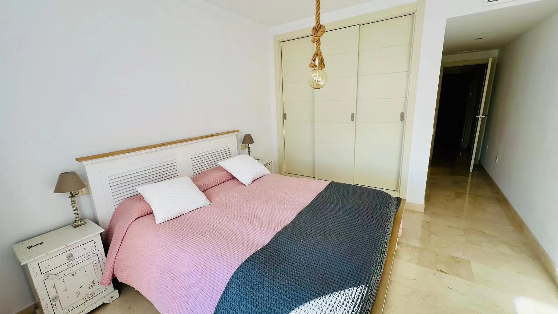 Appartement Face Mer Avec Acces Au Padel Prive Belle Terrasse Et Grande Piscine Casares 0*,  Hiszpania