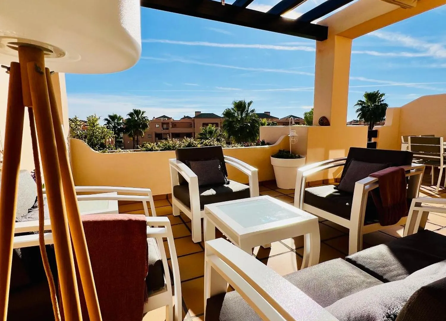 Appartement Face Mer Avec Acces Au Padel Prive Belle Terrasse Et Grande Piscine Casares